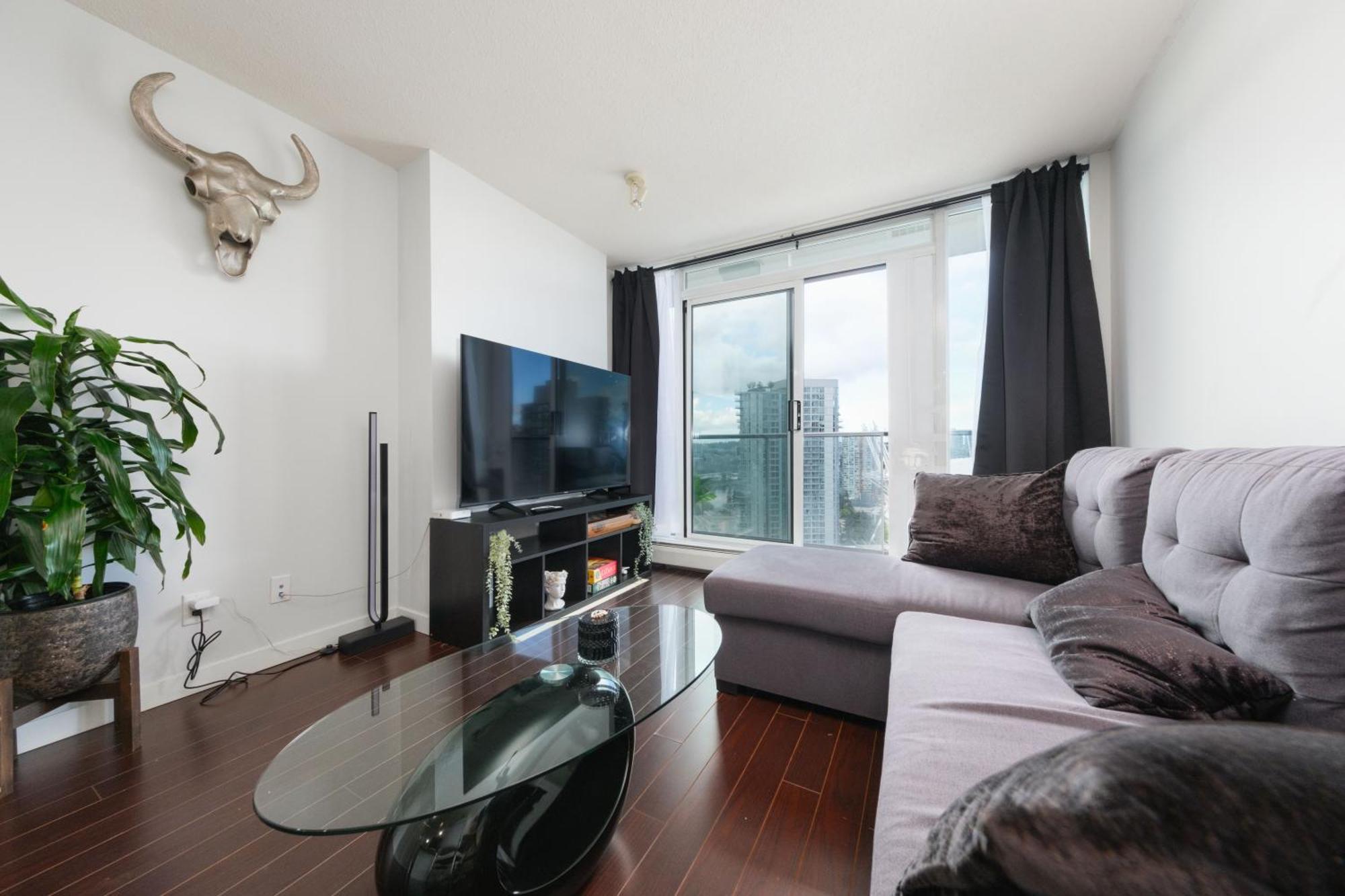 Central 1-Bedroom Apartment With Pool, Jacuzzi & Sauna فانكوفر المظهر الخارجي الصورة